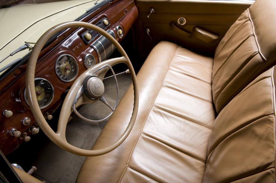  Lincoln Continental Cabriolet 1941 года  (фото 17 из 19)